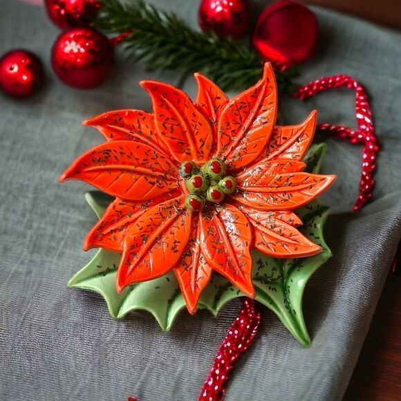 Vintage Poinsettia Brooch Pin Celluloid Plastic Christmas MCM Holiday Winter Red - Picture 13 of 14